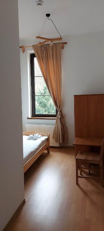 Zloty Jelen - Restauracja I Dom Goscinny Potok Zloty Dış mekan fotoğraf
