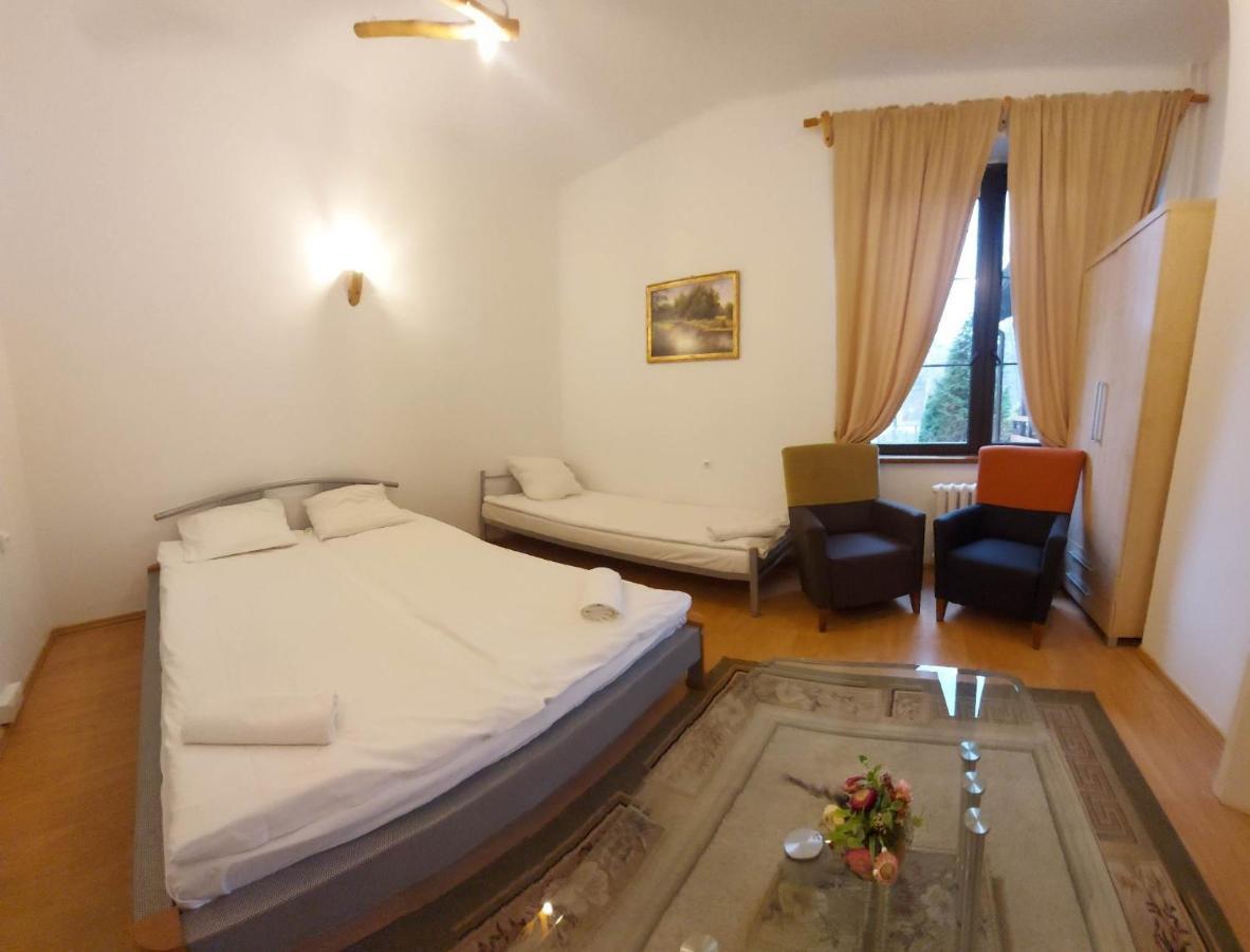 Zloty Jelen - Restauracja I Dom Goscinny Potok Zloty Dış mekan fotoğraf