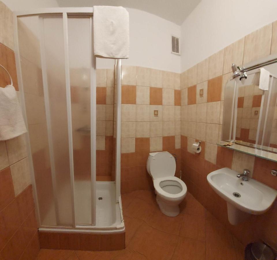 Zloty Jelen - Restauracja I Dom Goscinny Potok Zloty Dış mekan fotoğraf